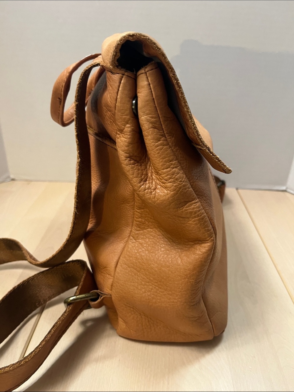 American Leather Co. Tan Light Brown Backpack Book Bag Purse - Picture 6 of 16